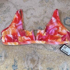🧡❤️NWT, Rio De Sol in Tiedye Red, Adjustable Straps, Size Large